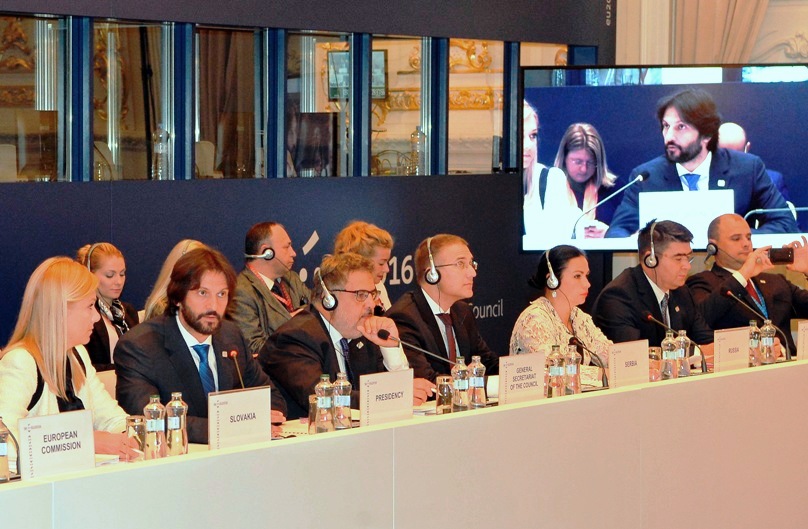 Konferencia - zľava štátna tajomníčka MV SR Denisa Saková s ministrom vnútra Robertom Kaliňákom